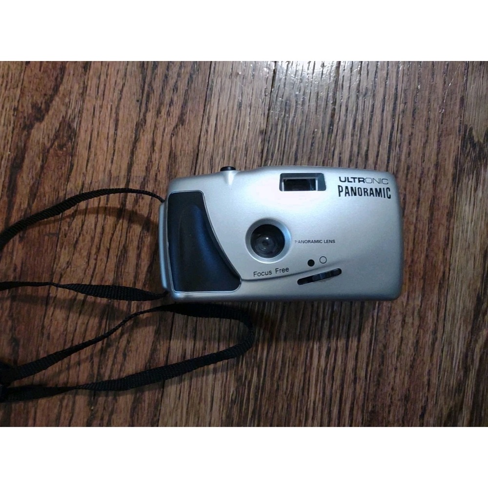 Vintage Ultronic Panoramic 35mm Focus Free Film Camera Silver